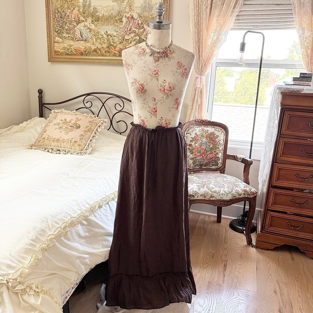 Brown boho Maxi Skirt  Y2K Thirty XS brown maxi skirt with ruffle hem‎